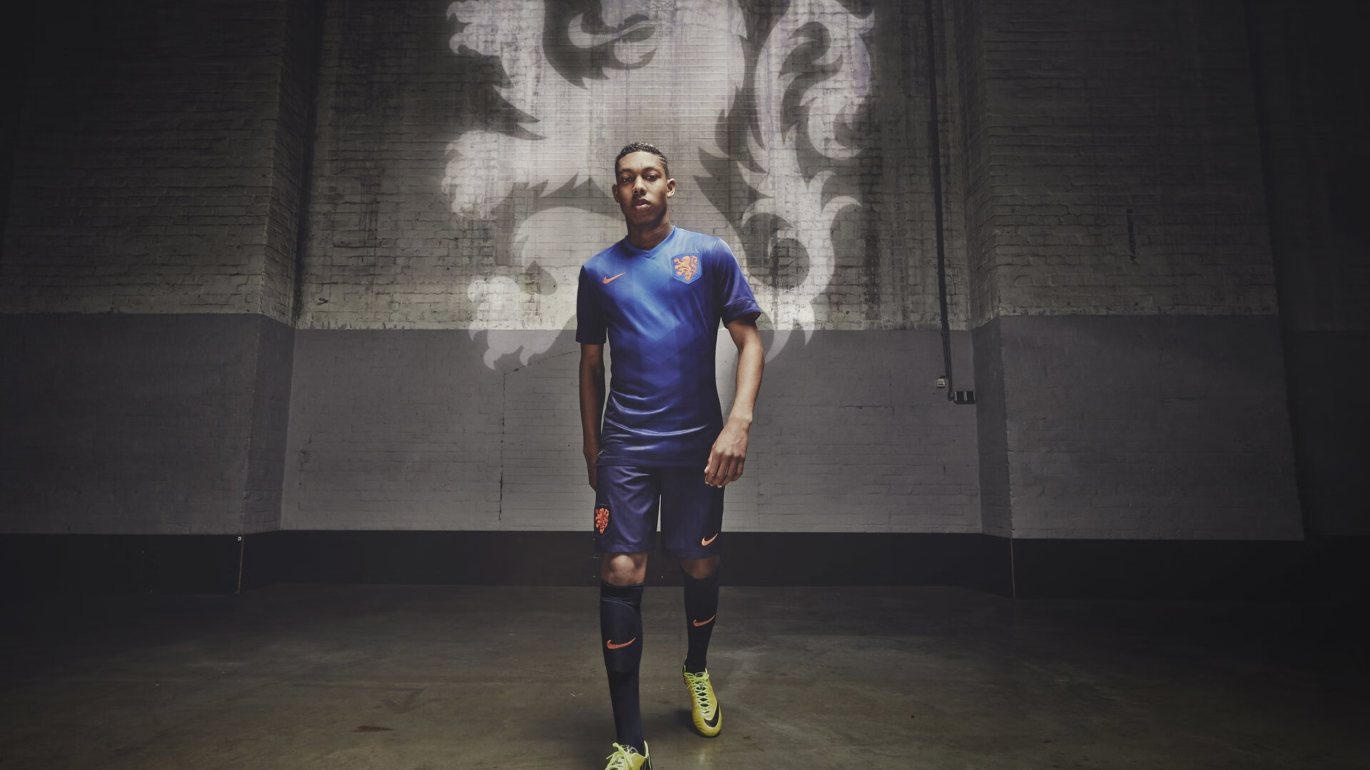 乐鱼体育-国足门将扑救训练创新方法实施，业余门将扑救视频